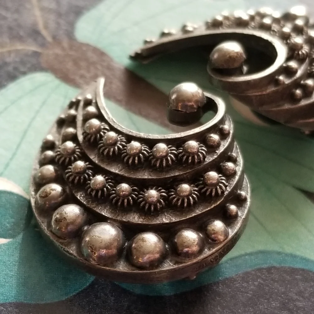 Vintage earrings crescent shape 800 silver clip star cutout clipon moon